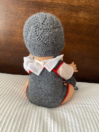 Muñeca Paola Reina, vestida artesanalmente.