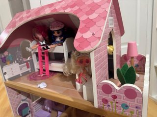 Casa de muñecas infantil