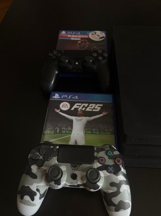 PS4 Pro 1TB + 2 Mandos + FIFA 25 y Gran Turismo