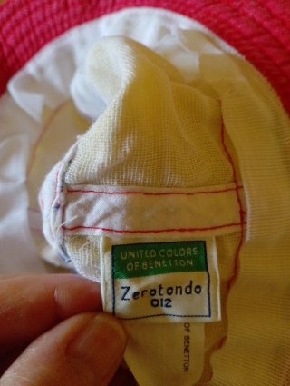 Lotto 2 cappellini Benetton bambino