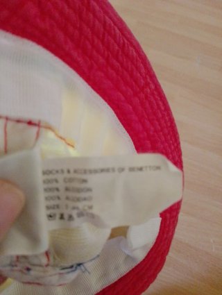 Lotto 2 cappellini Benetton bambino