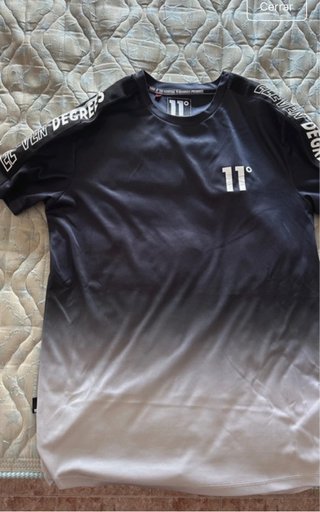 Camiseta 11 Degrees Negra y Gris Degradada