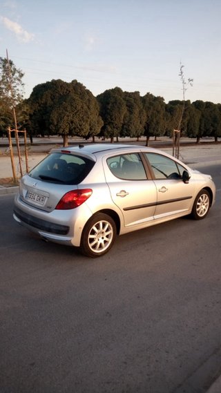Peugeot 207 2009