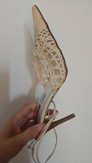 Sandali eleganti con lacci