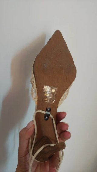 Sandali eleganti con lacci
