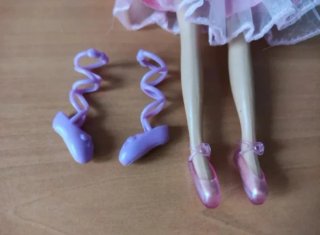 Muñeca bailarina rosa con zapatos