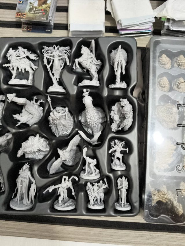Dragon Eclipse Miniatures e Accessori