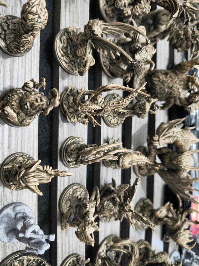 Dragon Eclipse Miniatures e Accessori
