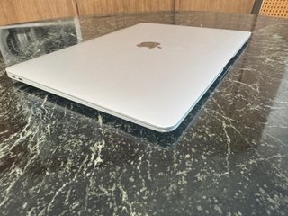 MacBook Air Retina 13 2020 Plata