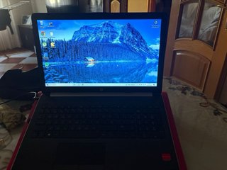 Portátil HP Plata con Funda Rosa