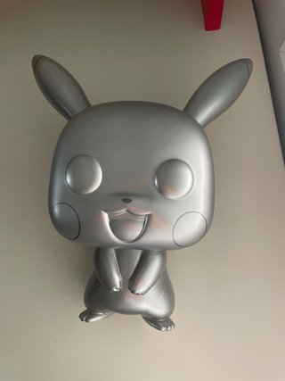 Funko Pop Pikachu Plateado
