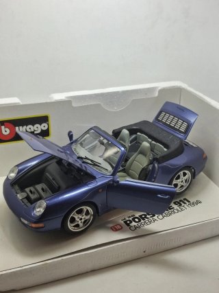 Porsche 911 Carrera Cabriolet 1994 Bburago 1:18