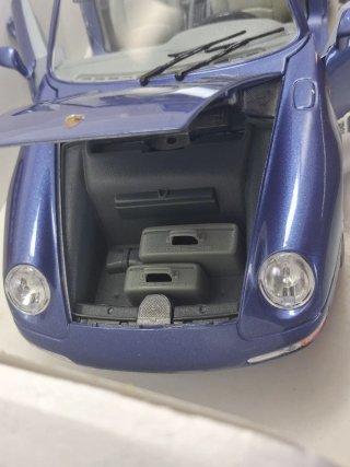 Porsche 911 Carrera Cabriolet 1994 Bburago 1:18
