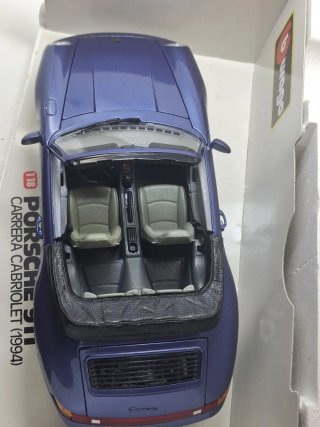 Porsche 911 Carrera Cabriolet 1994 Bburago 1:18