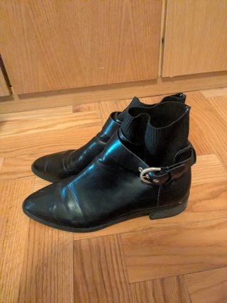 Botines negros hebilla