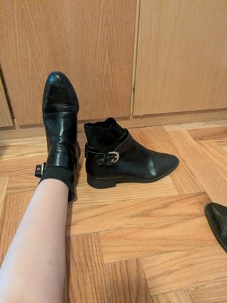 Botines negros hebilla