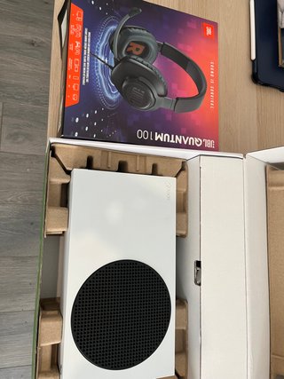 Xbox Series S 512GB + Mando + Auriculares JBL