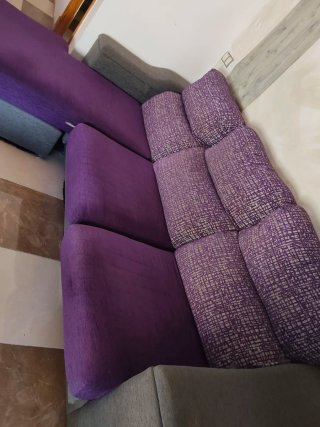 Sofá modular gris y morado