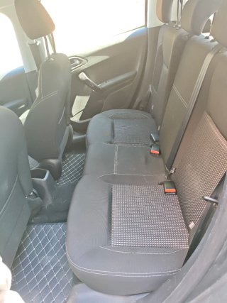 Peugeot 208 2015