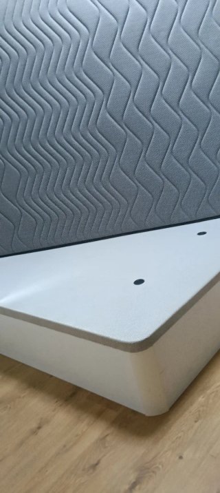 Letto con contenitore e materasso in buone condizioni