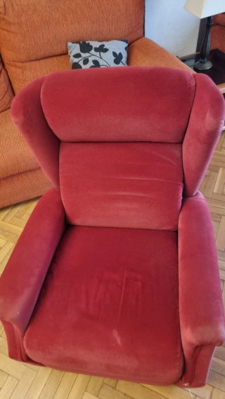 Sillón relax de tela rojo