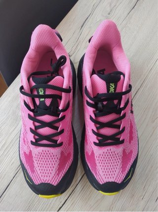Zapatillas Hoka Challenger Trail Rosa/Amaril