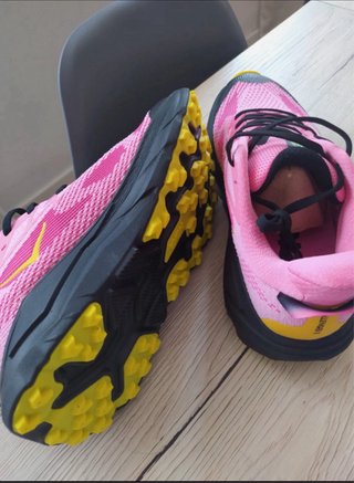 Zapatillas Hoka Challenger Trail Rosa/Amaril