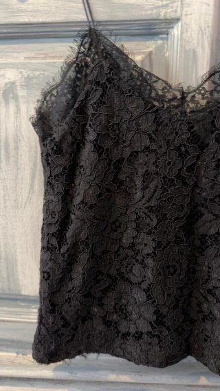Top Sfera encaje negro tirantes
