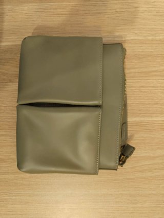 Bolso Adolfo Domínguez Verde Oliva.