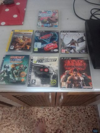 Consola PS3 + 2 Mandos + 7 Juegos