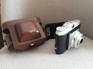 Cámara Agfa ISOLA I con funda de cuero