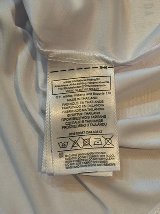 Camiseta Adidas Japón x Pokémon Talla M
