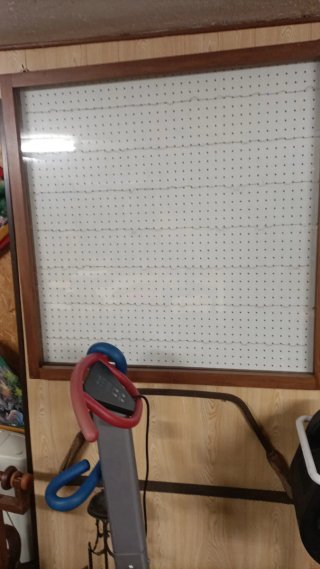 Bacheca in legno e vetro per collezioni. 1mt x 1mt