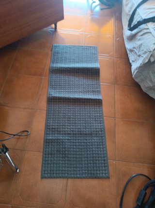 Alfombra gris de tela