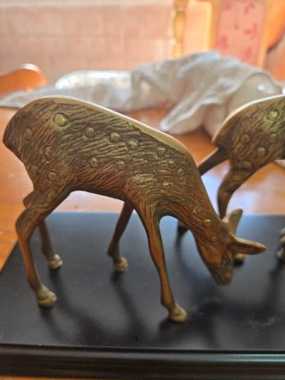 Figuras de ciervos en bronce parejas