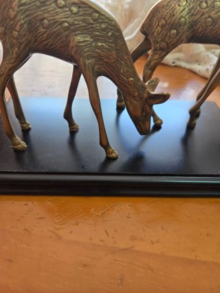 Figuras de ciervos en bronce parejas
