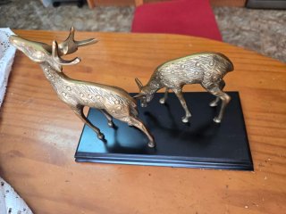 Figuras de ciervos en bronce parejas