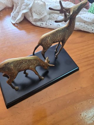 Figuras de ciervos en bronce parejas