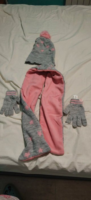 Gorro, bufanda y guantes estrellas