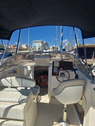 Barco Faetón 630 con amarre en Can Pastilla