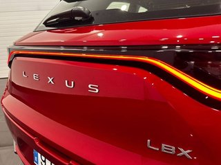 Lexus LBX ELEGANT+