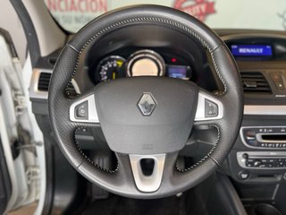 RENAULT MEGANE-DISTINTIVO AMBIENTAL C(verde)