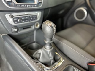 RENAULT MEGANE-DISTINTIVO AMBIENTAL C(verde)