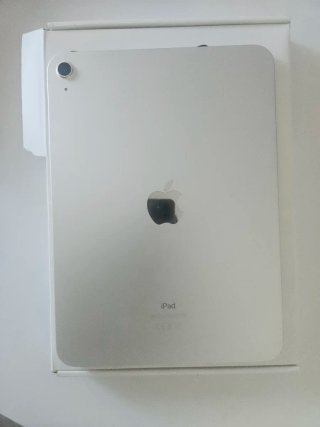iPad 10ª Gen Plata caja original,teclado y funda.