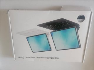 iPad 10ª Gen Plata caja original,teclado y funda.