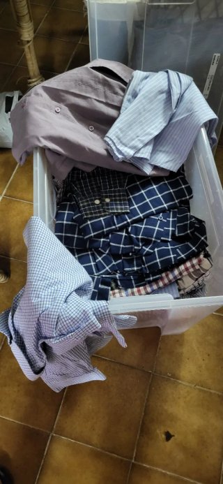 Lote 50 Camisas aprox. Variadas