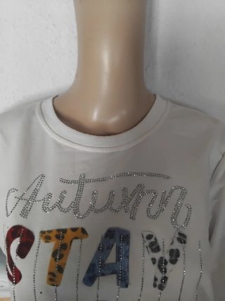 Sudadera blanca con estampado