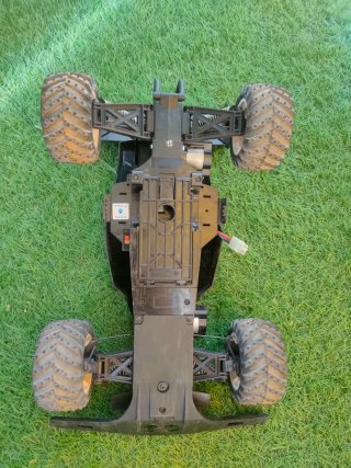COCHE RADIO CONTROL NIKKO DICTATOR 7. SIN BATERÍA