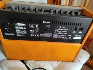 Amplificador Fender Acoustic 100 mas funda fender