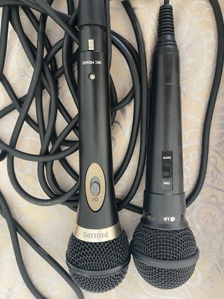 LG Blu-ray 3D Karaoke BKS-4000 + 2 Micrófonos